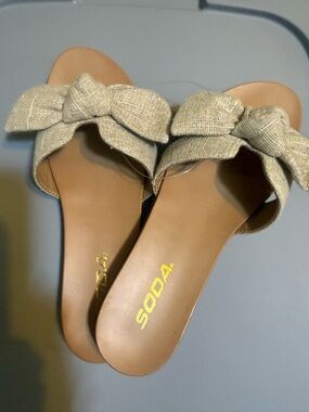 Soda Women's Beige Bow Slide Sandals